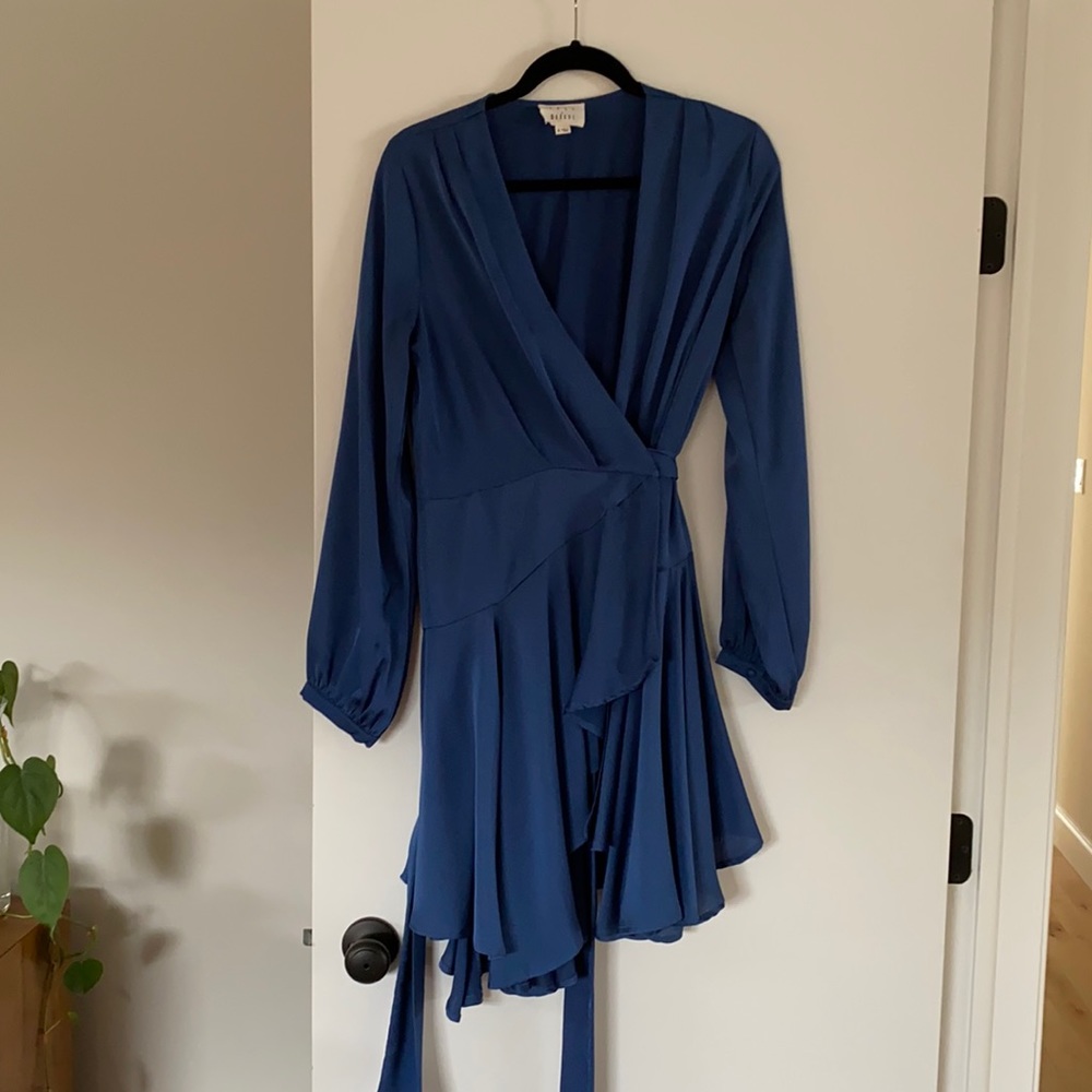 Lost and wander satin like dress